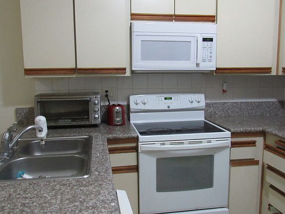 2nd image of 2414 Pleasant Way Unit C