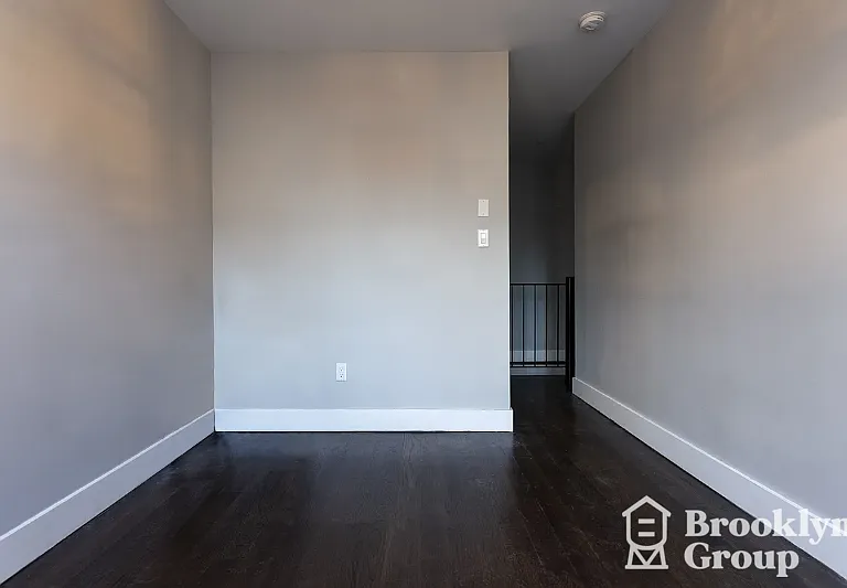66 Pulaski St #2 — Photo 7