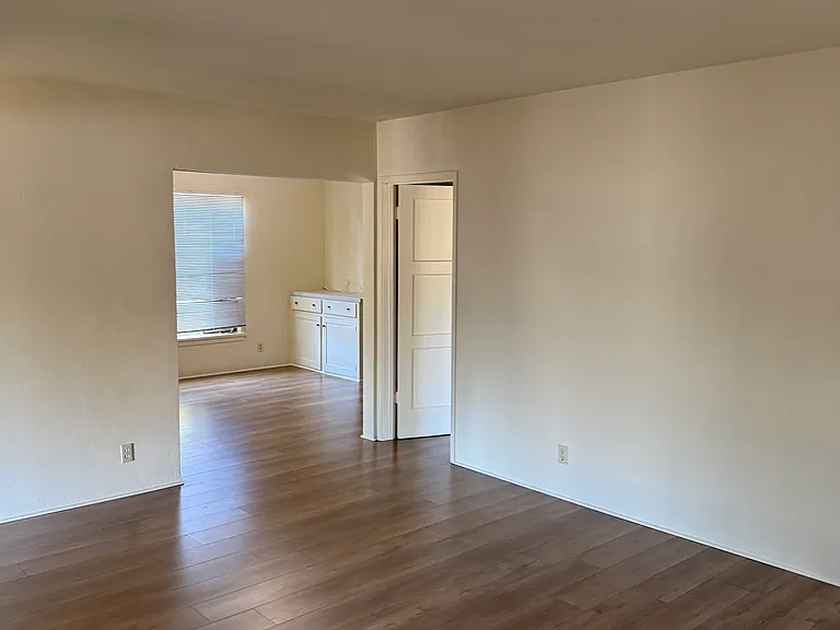 153 E Pasadena St — Photo 20