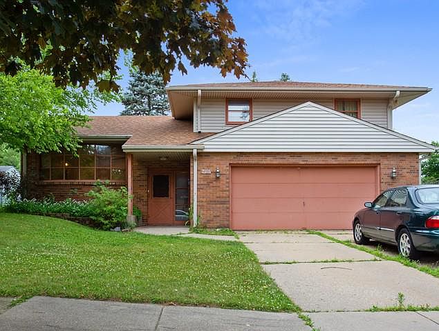 1st image of 2403 Skokie Dr