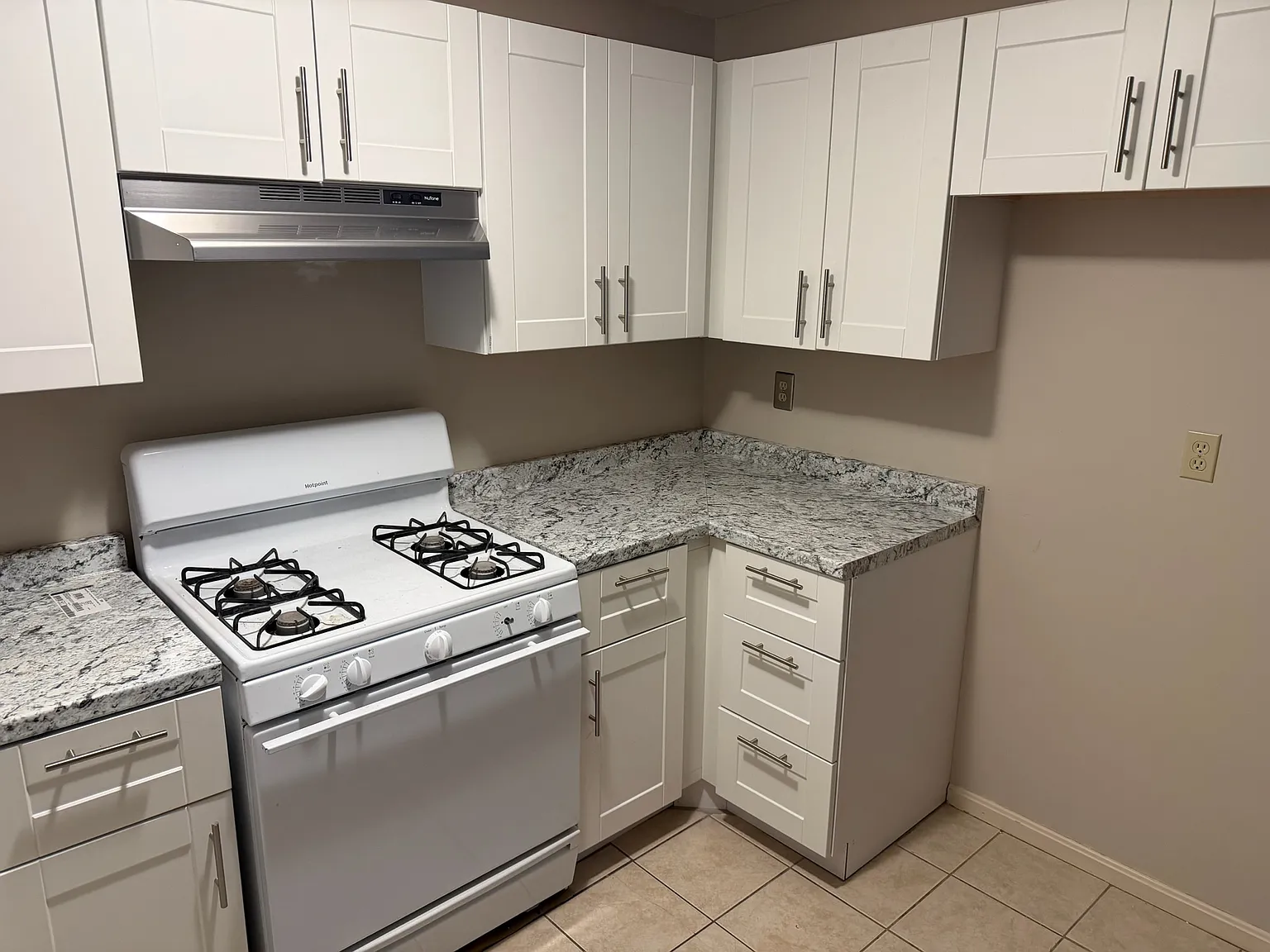 3 bed, 1500 sqft, $2,750 — Photo 2
