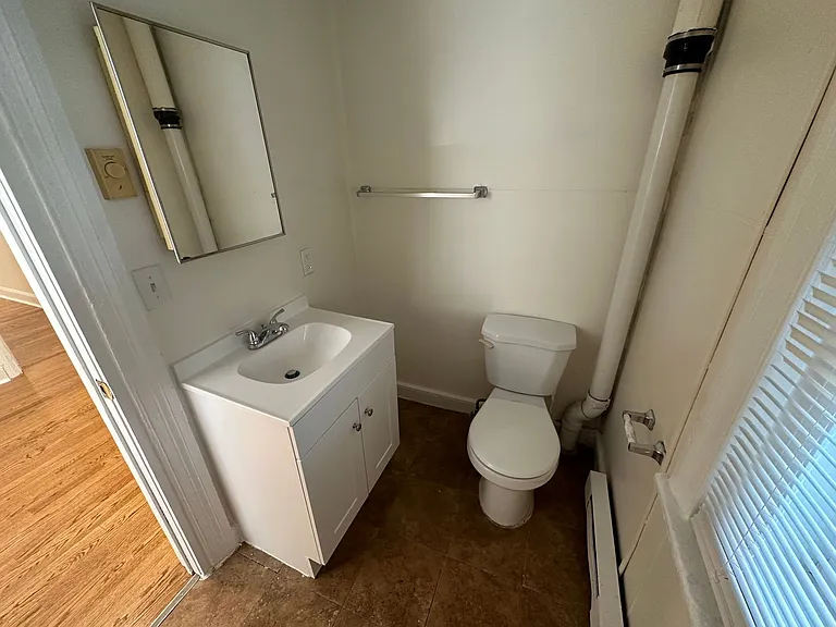 136 E Bushkill St — Photo 8