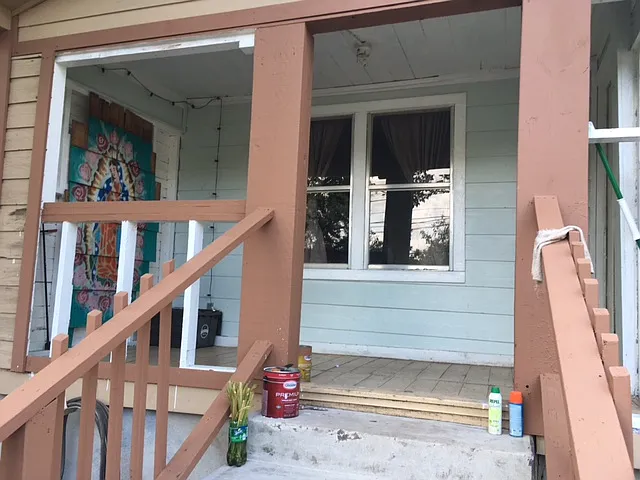 2103A E 10th St — Photo 2
