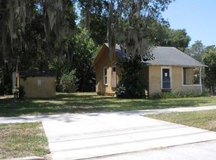712 E Lemon Ave, Eustis, FL 32726