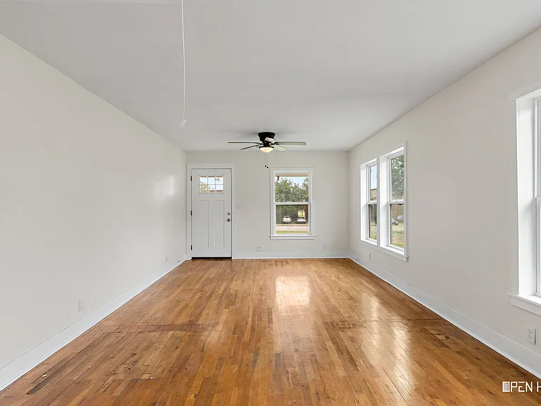 4804 Pasadena Ave — Photo 4