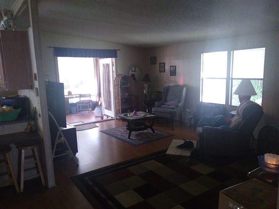 1st image of 34 Glen Falls Dr