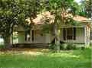 1907 E Booth St, Paris, TX 75460