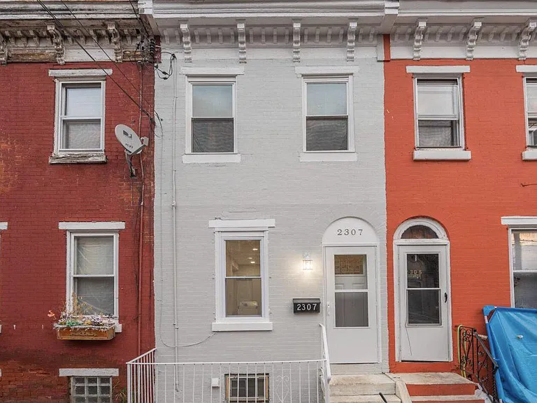 2307 N Mascher St — Photo 1