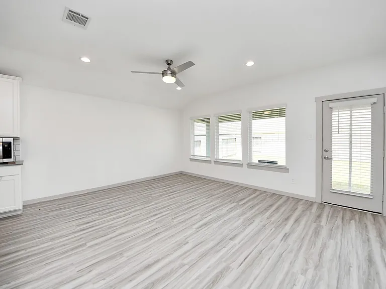 7007 Fleetwood Crescent Way — Photo 7
