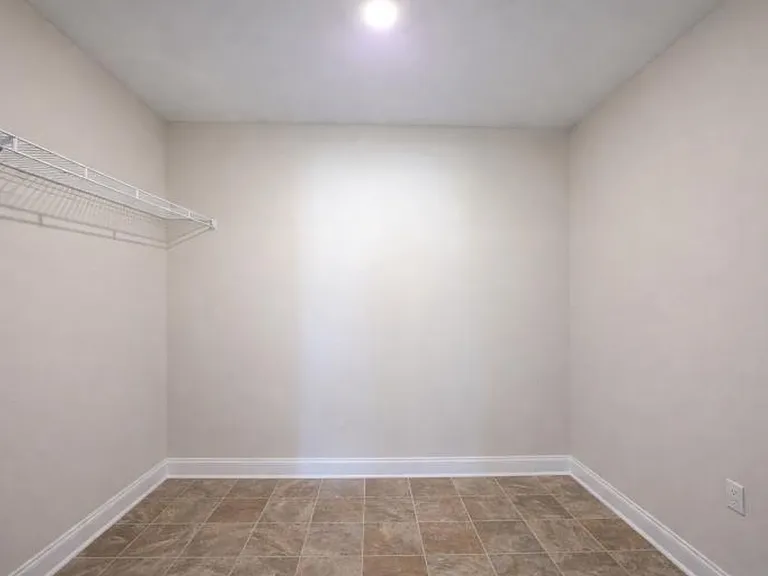 1233 Black Oak Cir — Photo 36