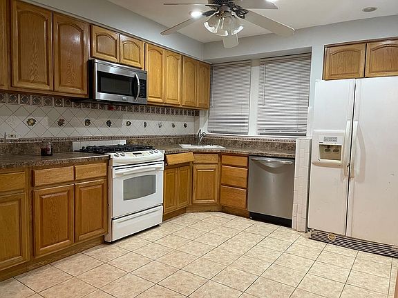5th image of 1319 Devereaux Ave