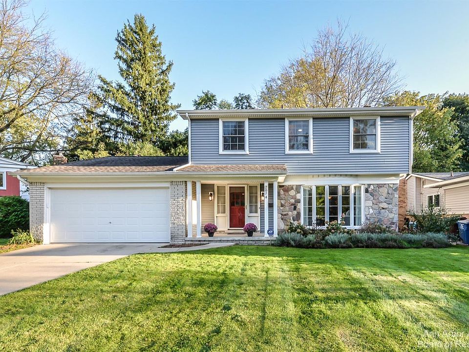 1st image of 2074 Yorktown Dr
