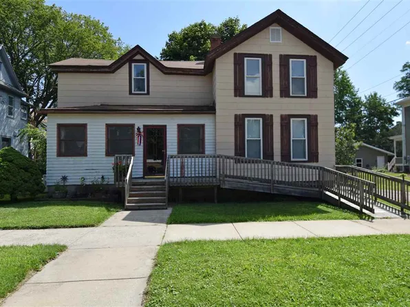 326 N Walnut St, Reedsburg, WI 53959