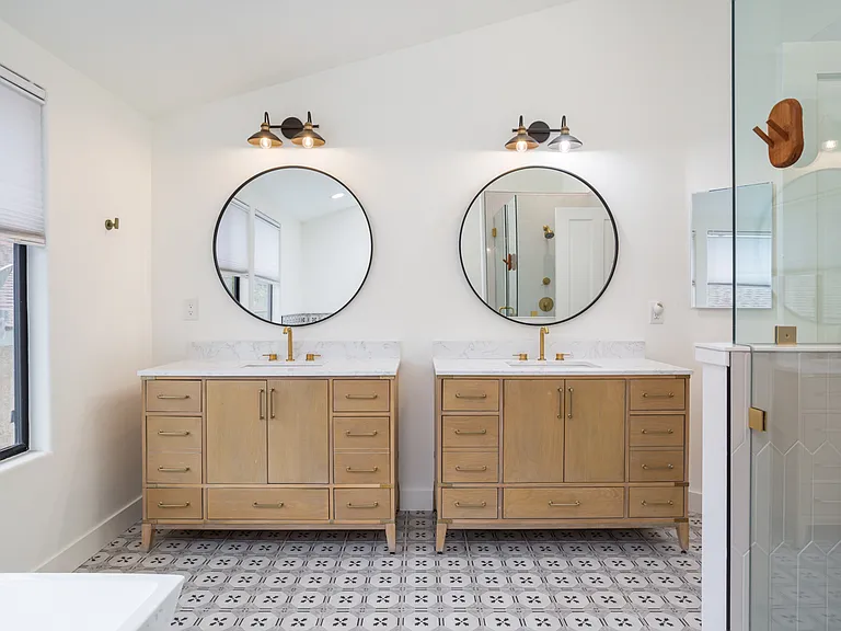 Double vanity in master bath