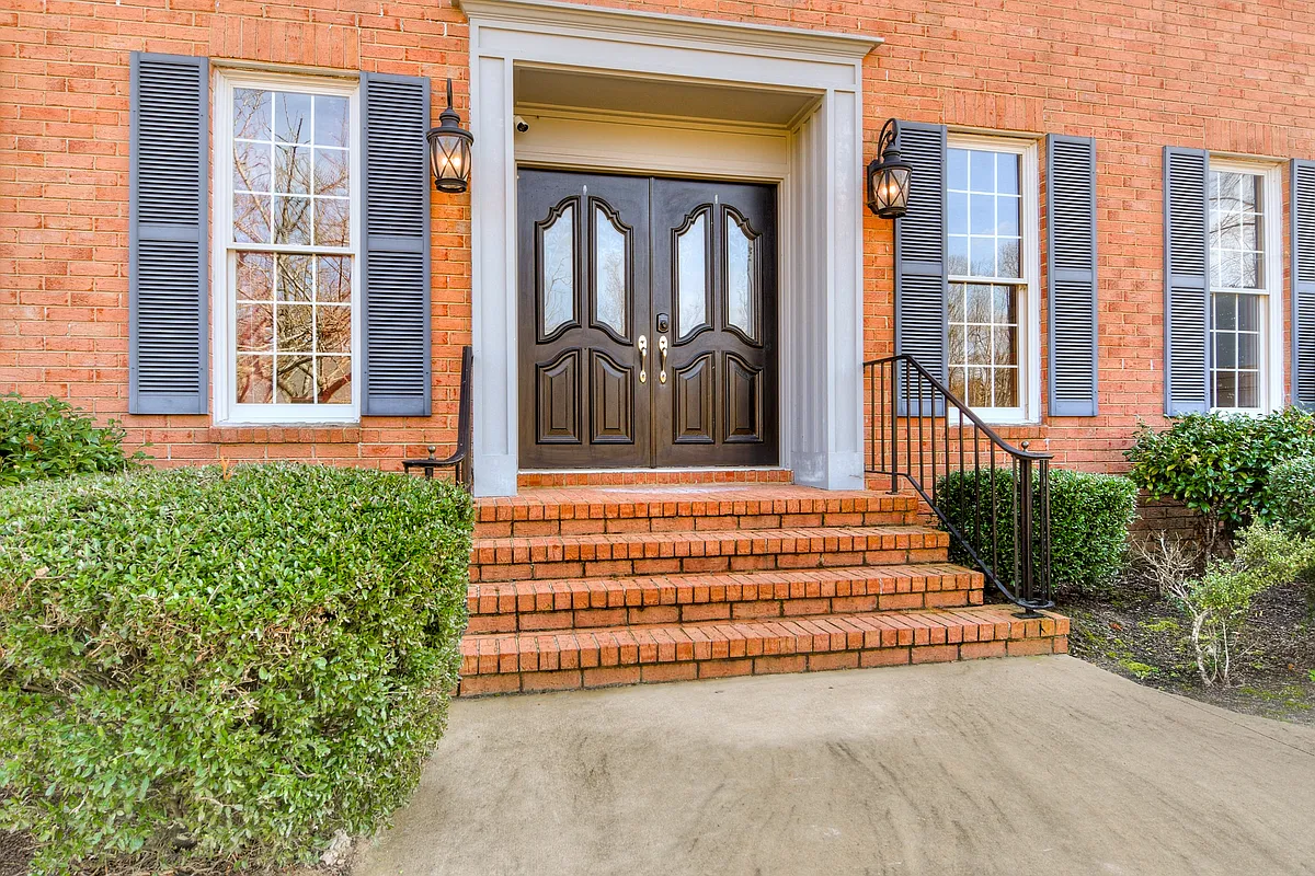 Building Photo - 4117 Knollcrest Cir N