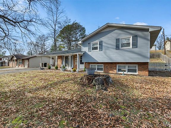 2nd image of 2231 Sherwood Dr