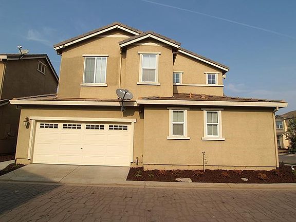 3rd image of 2509 Cottage Pointe Dr