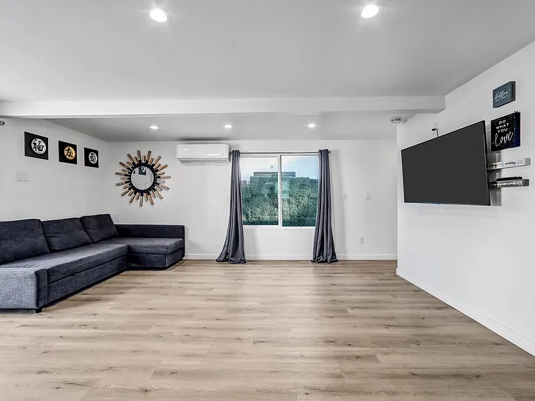 7834 Beck Ave — Photo 13