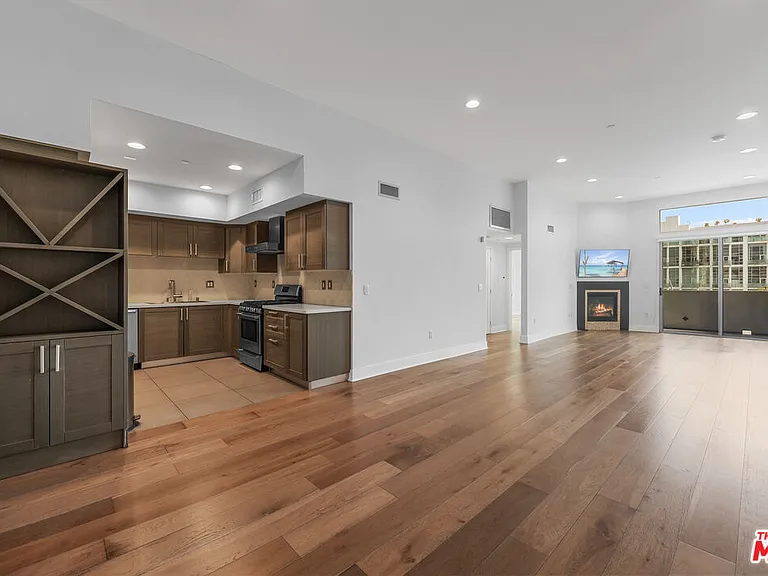 7133 Hawthorn Ave #Penthouse 6 — Photo 6