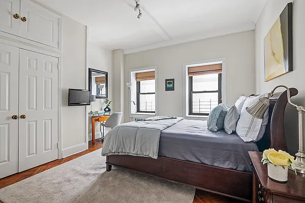 Sold by Compass | media 5