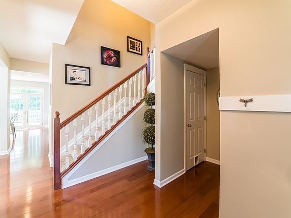 4th image of 5068 Sierra Dr
