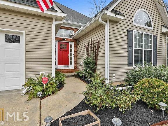 2nd image of 100 Saint Albans Way