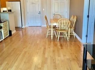 36 Village Rd APT 211, Middleton, MA 01949