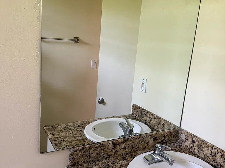 5313 Ruby St #5 — Photo 4