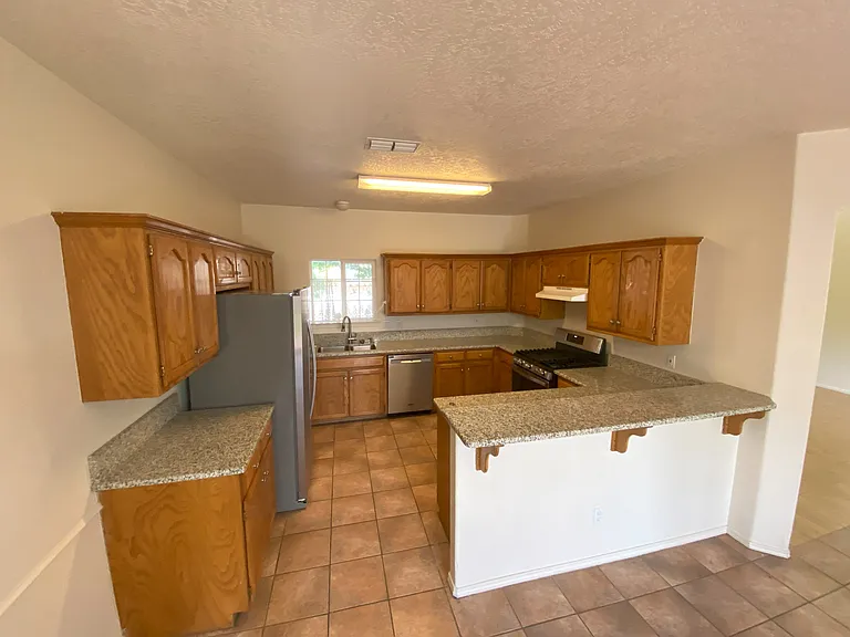 7432 Peregrine Rd NE — Photo 6