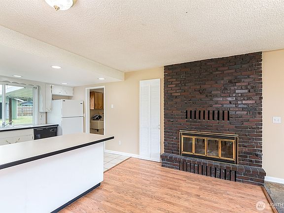 4th image of 717 E Spruce Street