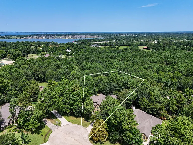 11306 Longmire Creek Ct — Photo 47