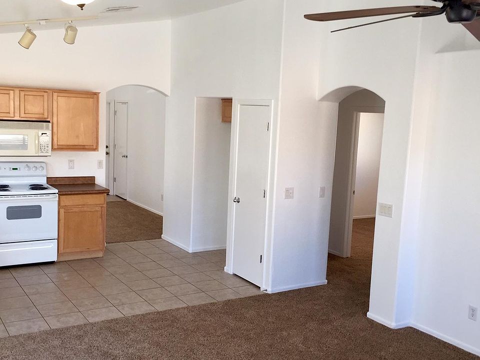 1st image of 2560 W Prospector Way