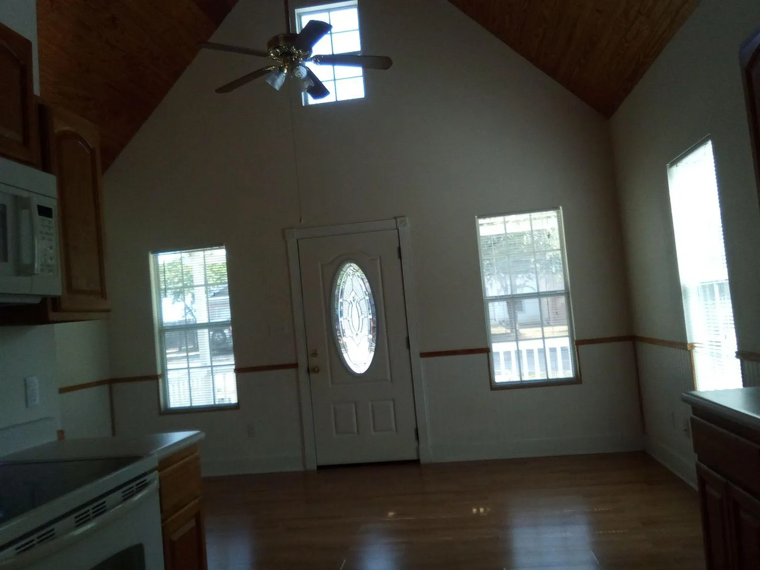 1 bed, 550 sqft, $1,000 — Photo 4