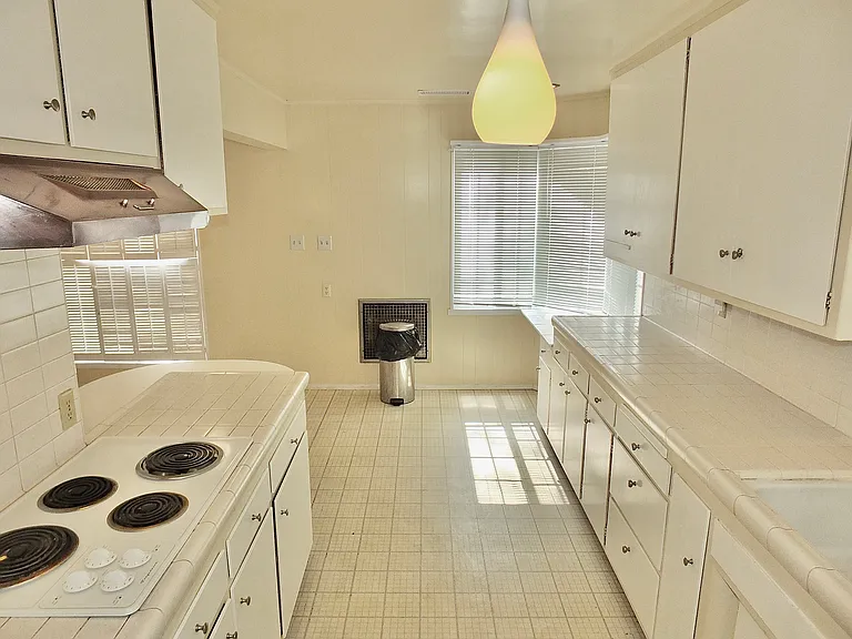 3863 Somerset Dr — Photo 5