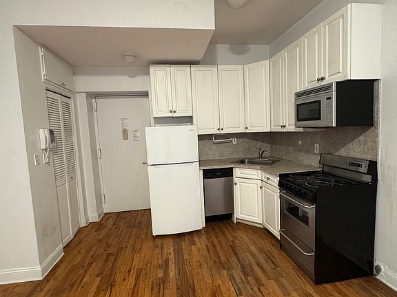 2nd image of 210 W 94th St APT 2D
