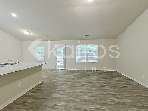 3rd image of 1195 Amberlight Cir