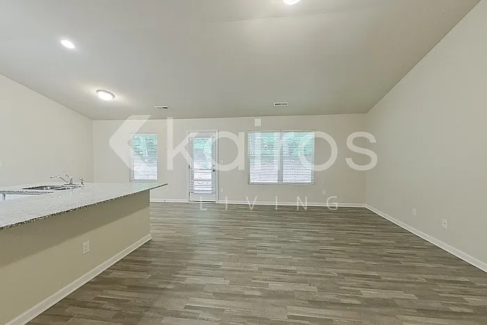 1195 Amberlight Cir — Photo 3