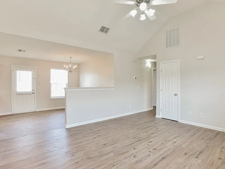 154 Dreville Dr — Photo 5