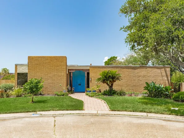 47 Colony Park Cir, Galveston, TX 77551