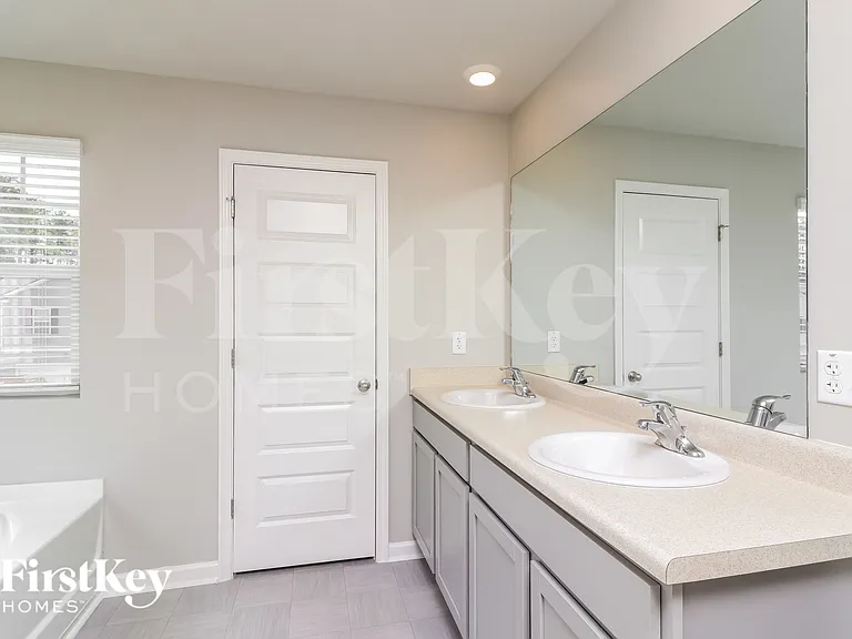 58 Lauritsen Way — Photo 13