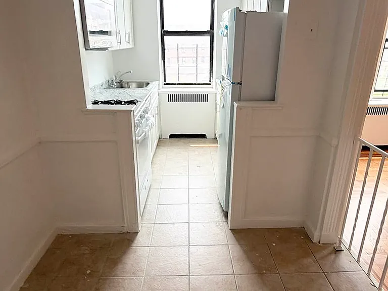 95 W 195th St #6B — Photo 11