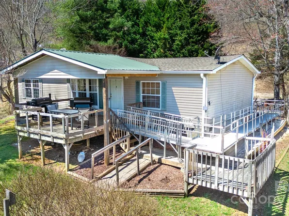 27 Venice Pl, Canton, NC 28716