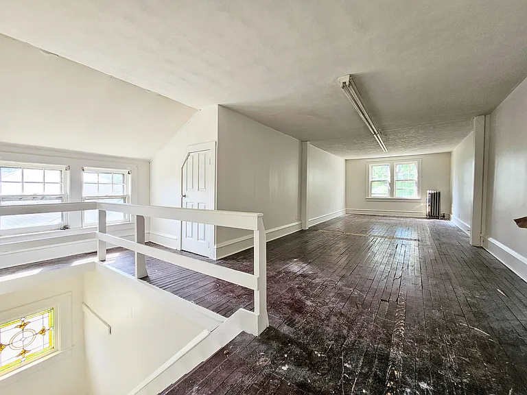 571 Charles Ave #2 — Photo 27
