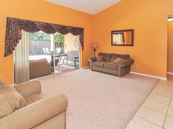 5th image of 917 Stillwell Ln