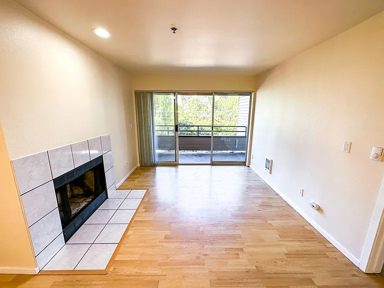 Castellan Apartments — Photo 47