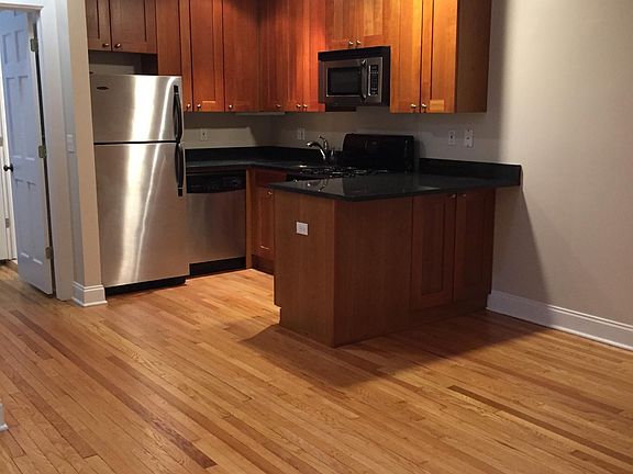 4th image of 2237 N Lincoln Ave APT 1A