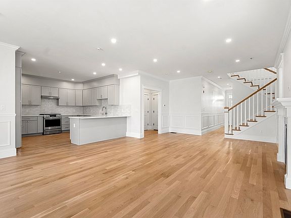 4th image of 24 Fellows Rd APT 3