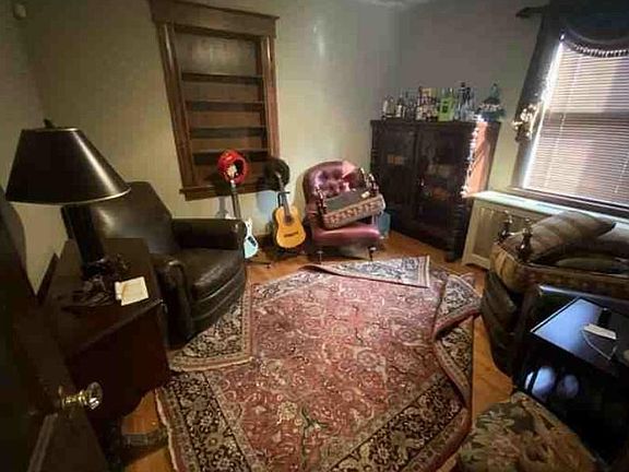 4th image of 5007 Hampden Ln