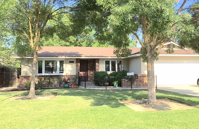 1st image of 2105 N 11th Ave