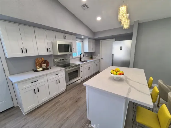30823 Susan Dr, Cathedral City, CA 92234